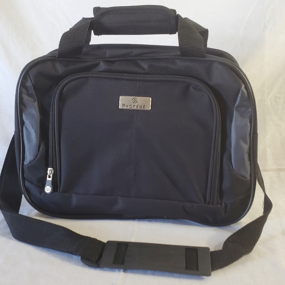 Protege travel carry bag